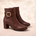 Bota Feminina Salto Grosso Fivela Marrom - Bota - Nova Calçados Bota Feminina Salto Grosso Fivela Marrom - Bota